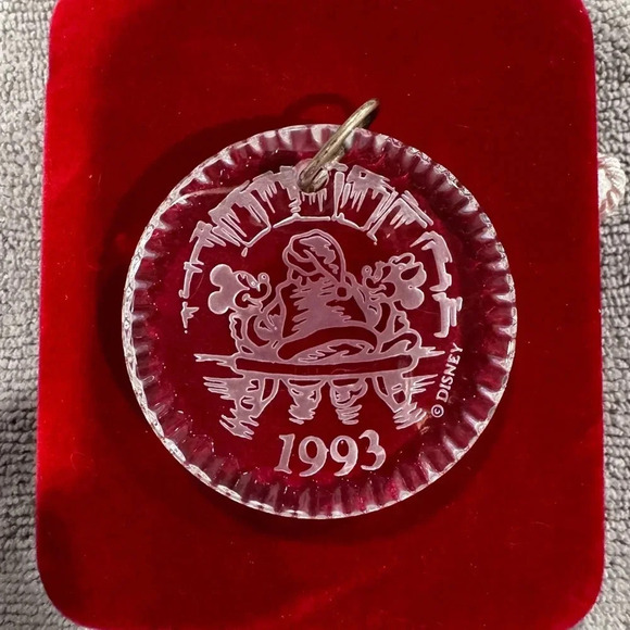 Vintage Waterford Crystal x Disney Holiday Ornament - Picture 1 of 4